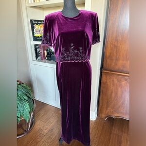 Vintage R&M Richards‎ Burgundy Velvet Dress